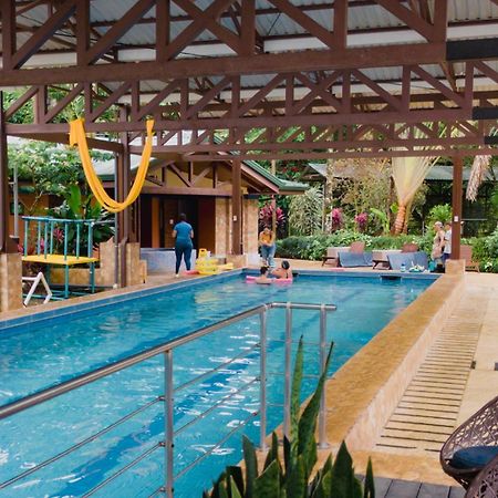 Avita Lodge Quesada  외부 사진