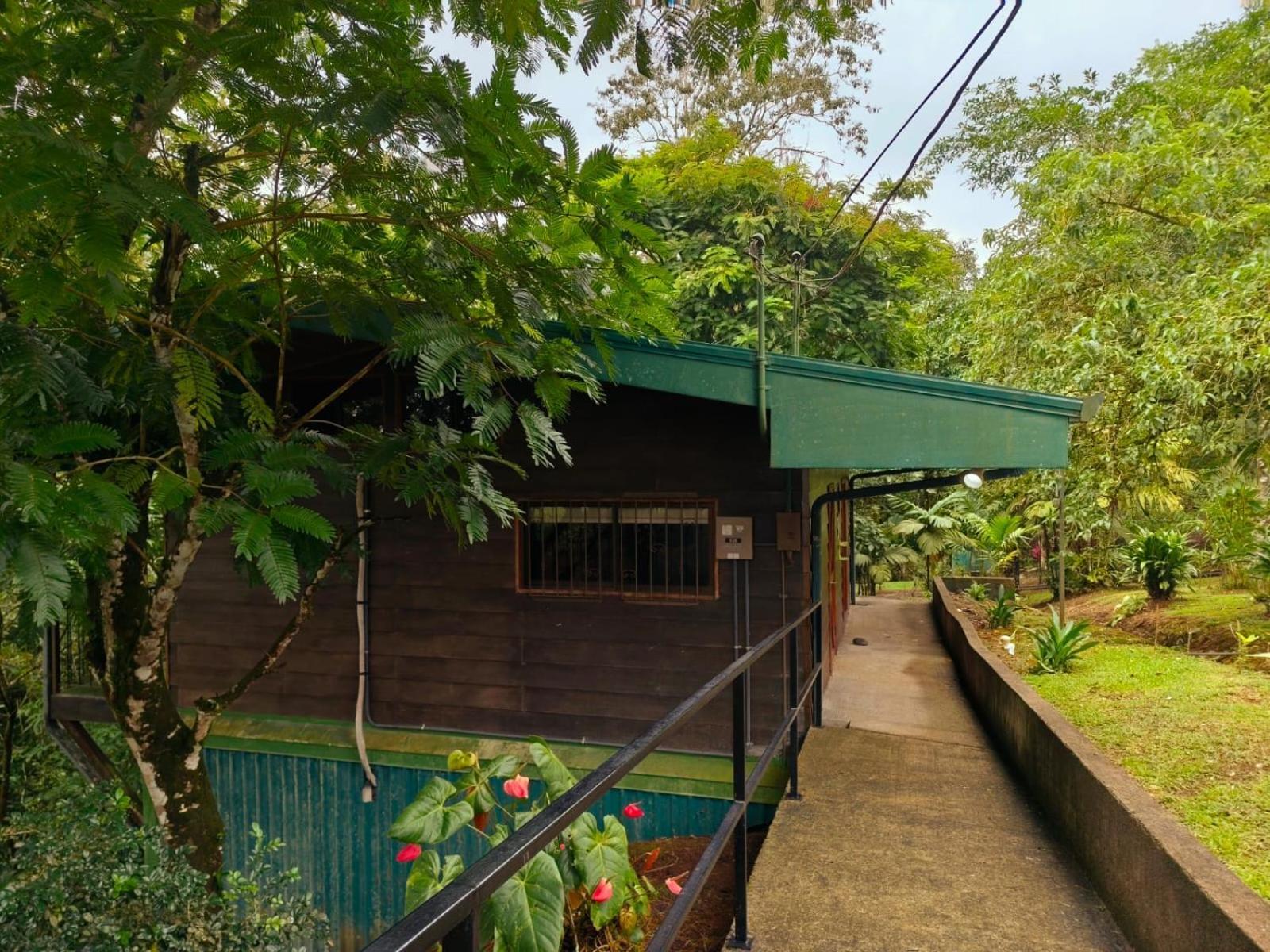Avita Lodge Quesada  외부 사진